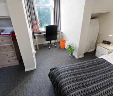 4 bedroom flat to rent - Photo 6