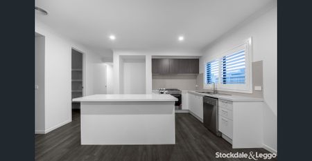 Modern Family Living in a Peaceful Gisborne Location - Photo 2