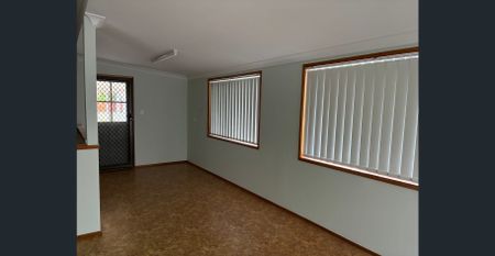 Well Positioned Family Home in Parkridge Estate avail 21.11.25 - Photo 3