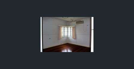 Comfortable home in quiet location - Photo 3