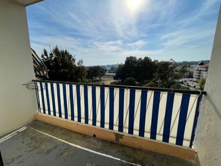 Location Appartement 2 pièces 55m² CAGNES SUR MER 06800 - Photo 2