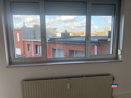 Appartement met 2 slaapkamer, terrasje en gemeenschappelijke tuin - € 895 - Foto 5