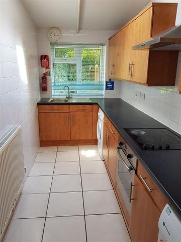 3 bedroom terraced house to rent - Photo 4