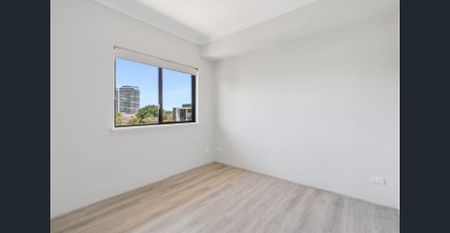 Boutique Top-Floor Applecross Living - Available NOW - Photo 3