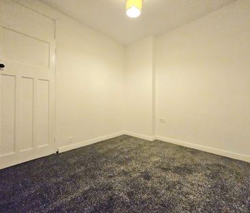 3 Bed Terraced House, Warren Road, LU1 - Photo 2