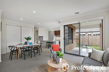 Spacious Modern Family Home - Photo 2