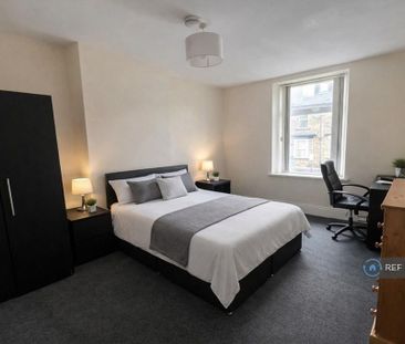 1 bedroom in a house share to rent - Photo 3