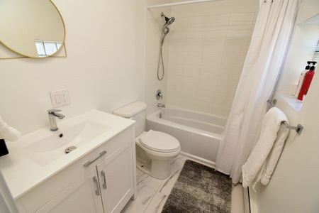 For Lease - 2177 Lakeshore Road Unit# Upper, Burlington, Ontario - Photo 4