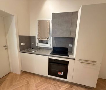 Monolocale via Luigi Carlo Farini 37, Centro Storico, Bologna - Photo 5