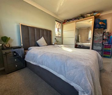 Bruntile Close, Farnborough, Hampshire, GU14 - Photo 6