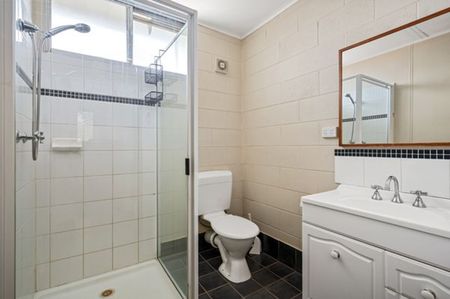 Modern & Fully Furnished Townhouse in Sought-After Kambalda West - Photo 4