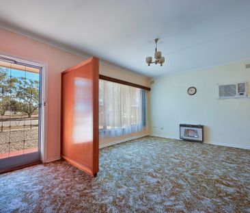 3 BEDROOM HOME WITH SHED - Photo 1