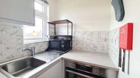 Studio to rent - Photo 2