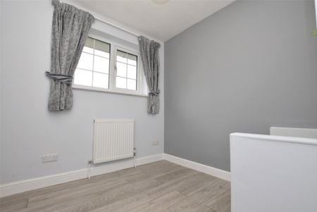 Brockworth, Yate, Bristol, Gloucestershire, BS37 - Photo 5