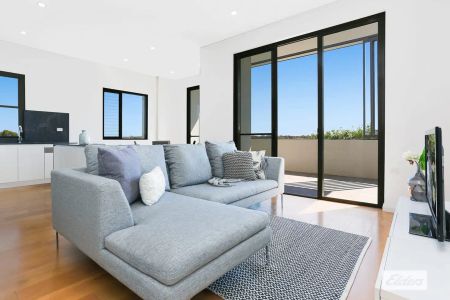 “Penthouse - Pets on Application” - Photo 4