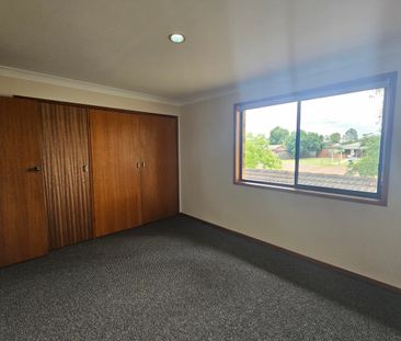 ideal location - Photo 3