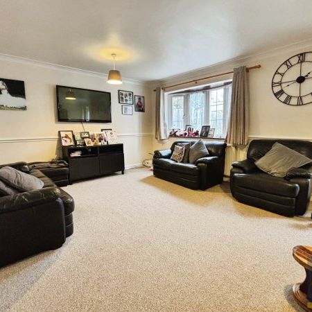 Wickford Place, Basildon - Photo 1