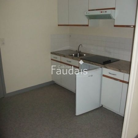 Location Appartement 1 pièce 26m² COUTANCES 50200 - Photo 4