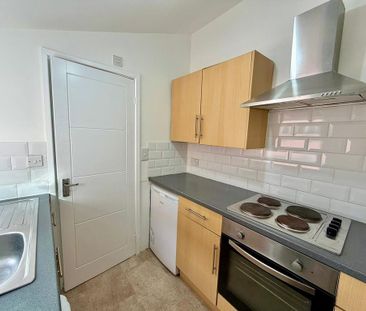2 bedroom terraced house to rent - Photo 3