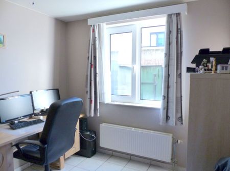 Gelijkvloers 2-slpk.-app. met terras in centrum Hasselt. - Photo 5