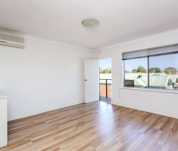 Modern two bedroom unit - Photo 1