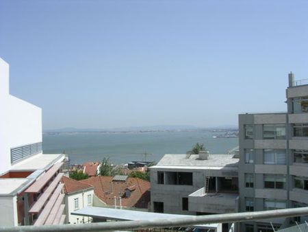 Fantástica penthouse T3 em condomínio com vista rio, na Lapa em Lisboa - Photo 3