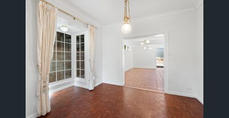 Large Family Living with Multiple Living Areas & Entertaining Courtyard - Photo 5