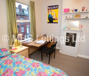 3 Bedroom Mid Terraced House for rent in Carberry Place - Photo 5