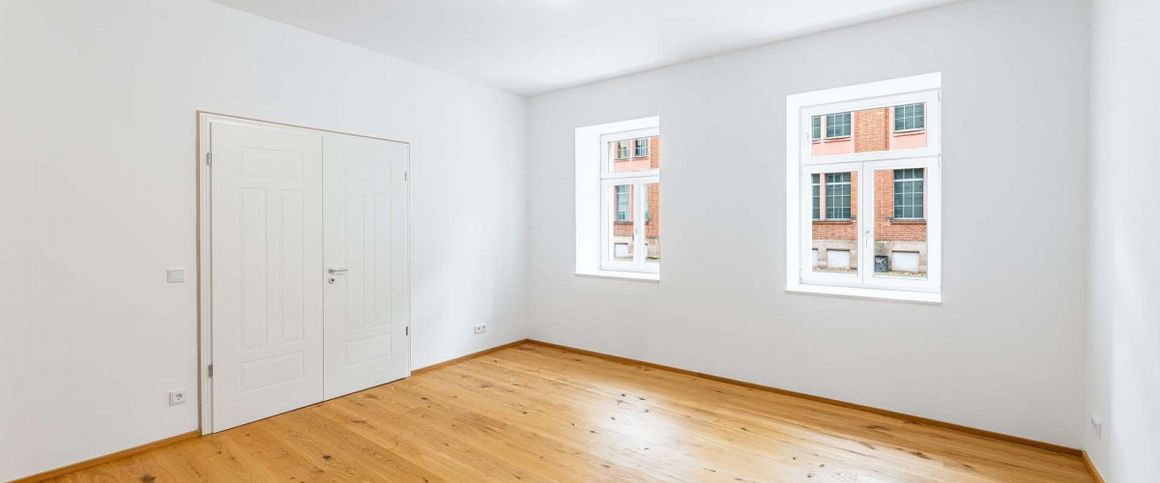 HEGERICH: Elegante Altbauwohnung in Erlangen - hell und hochwertig saniert - Photo 1