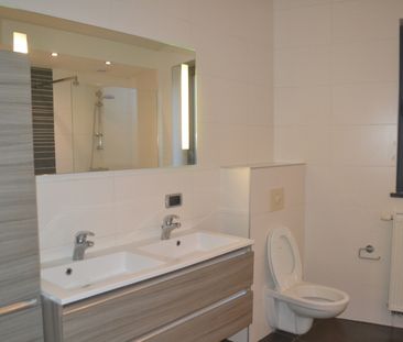 Ruim en rustig gelegen appartement met 3 slaapkamers. - Photo 4