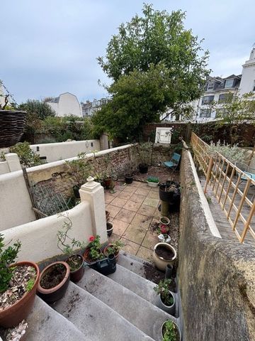 St Aubyns, Hove - Photo 3