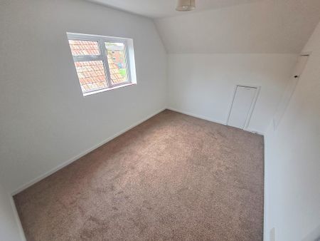 2 bedroom semi-detached house to rent - Photo 3