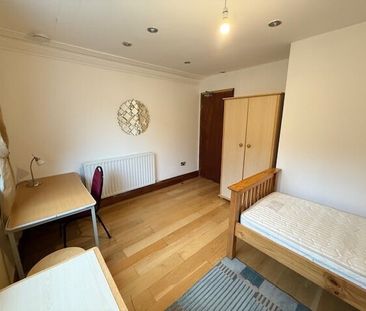 Brookwood Crescent, Nottingham, NG4 - Photo 4