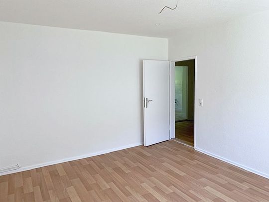 + 2 Zimmer - Großer Balkon + - Foto 1