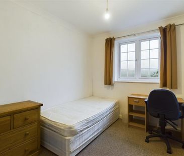 4 bedroom apartment to rent - Photo 6