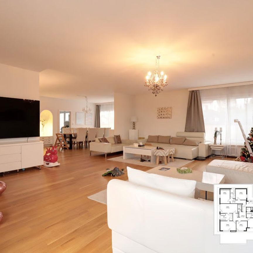 7.5 Zimmer, 240 m², 5. Stock - Photo 1