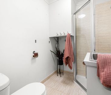 Charming 2 bedroom apartment in the heart of Footscray - Photo 6