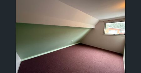 Charming 3 Bedroom Retreat with Stunning Country Views - Photo 3