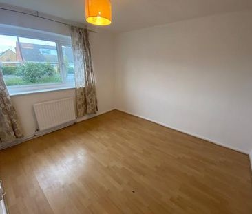 4 bedroom semi-detached house to rent - Photo 5