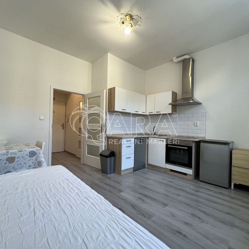 Pronájem bytu 1+kk 22 m² - Photo 1