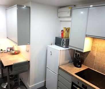 Studio to rent - Photo 2