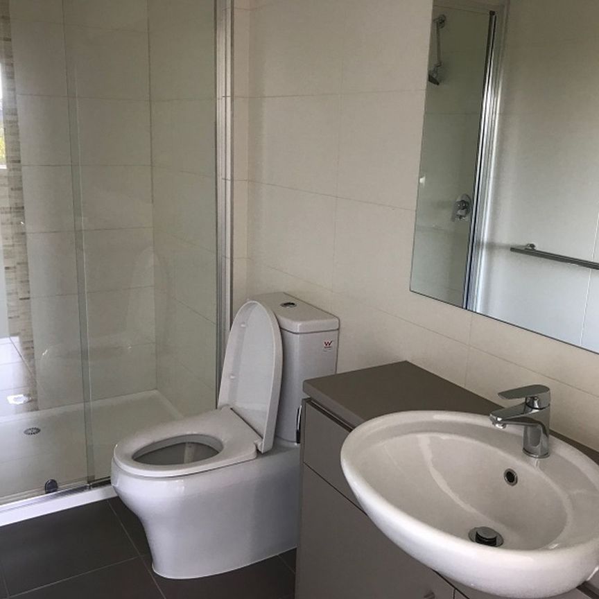 3 Bedroom Townhouse in Great Position - Photo 1