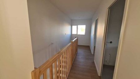 Location Maison 97 m² - Photo 2