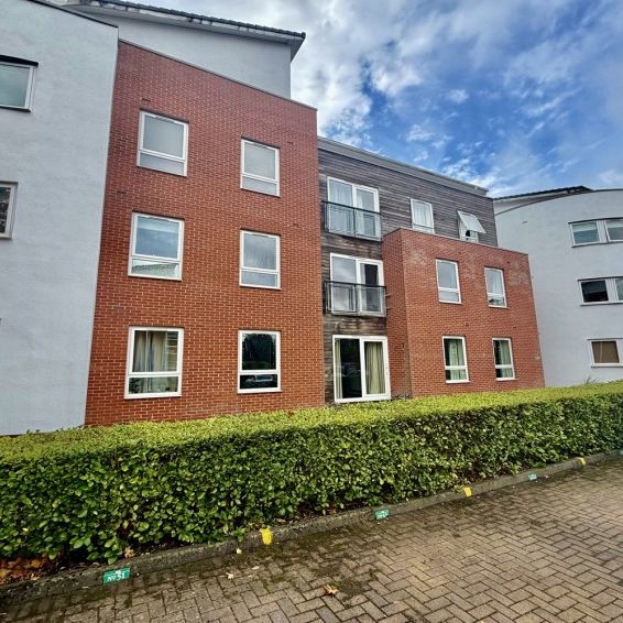 Romana Square, Altrincham - Photo 1