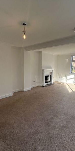 2 bedroom end of terrace house to rent - Photo 1