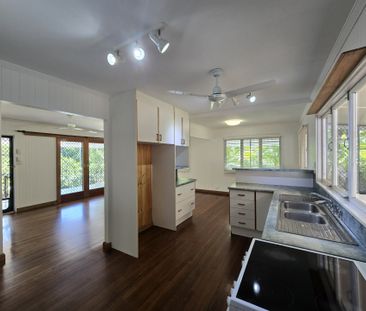 12 Walsh Street, Edge Hill QLD 4870 - House For Rent | Domain - Photo 6