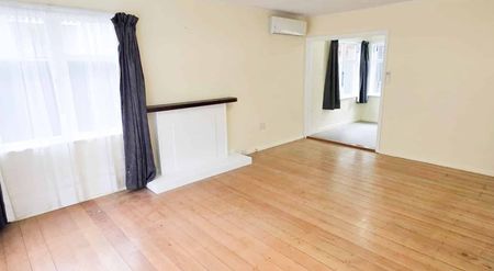 Welcome to your new home in Wainuiomata - Photo 4