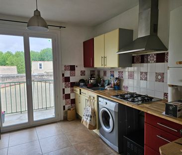 Location Appartement 4 pièces 84m² TAIN L HERMITAGE 26600 - Photo 4