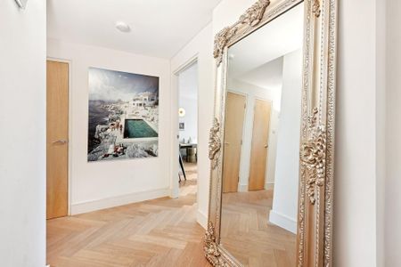 3 bedroom flat to rent - Photo 2