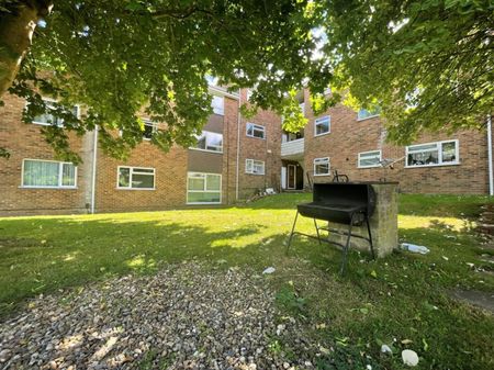 1 bedroom Flat - Osterley Close, Stevenage - Photo 5